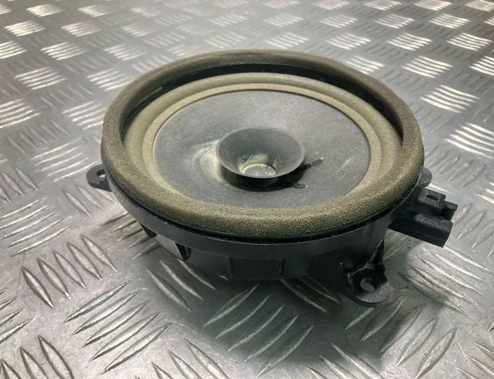 VOLVO XC40 1 generation (2017-2024) Задняя правая колонка в двери 32265248,H024172Z 33595930