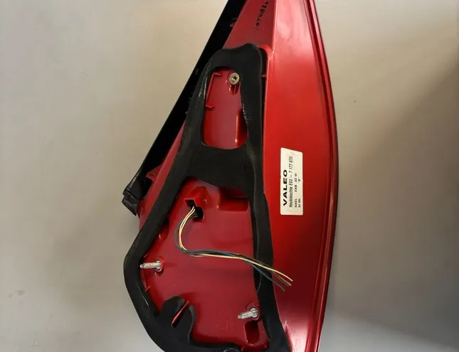 BMW 6 Series E63/E64 (2003-2010) Aizmugurējais labais lukturis 63217177070 33619932