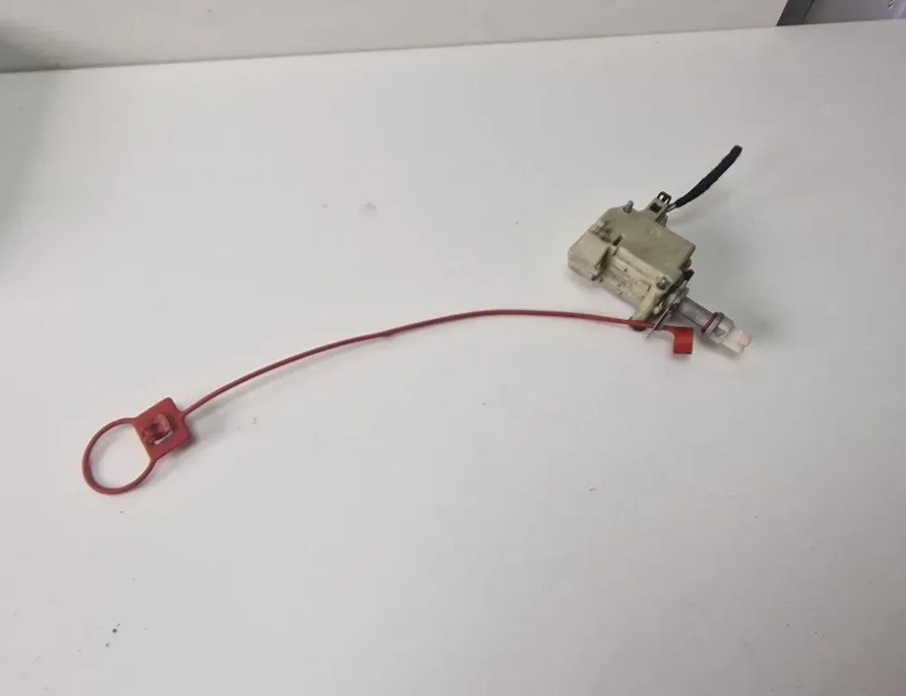 AUDI A8 D3/4E (2002-2010) Fuel Tank Cover Lock 4E0862150 31242647