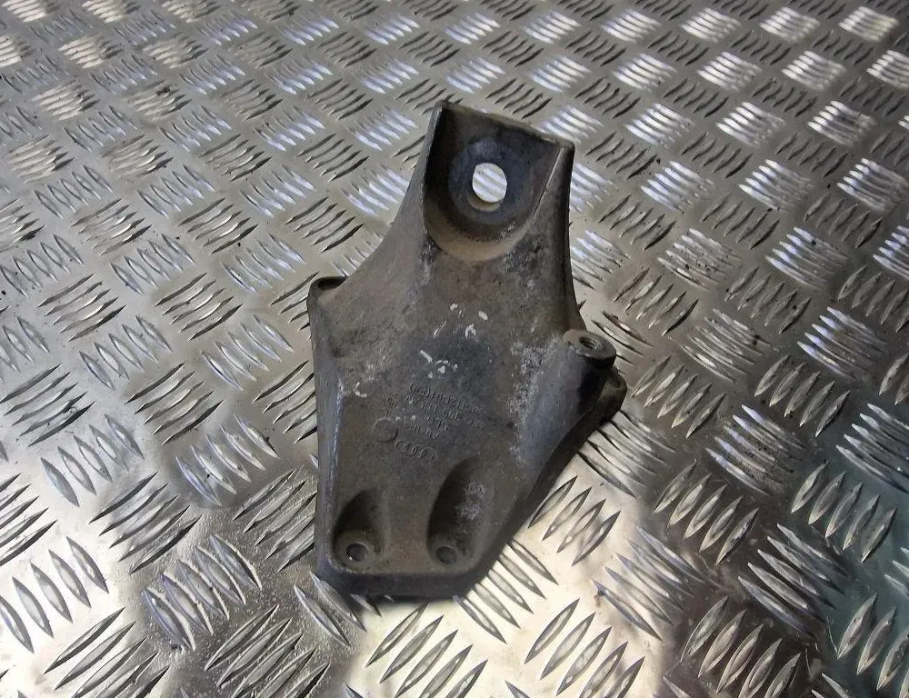 AUDI A8 D3/4E (2002-2010) Pārnesumkārbas kronšteins 4E0399113AJ 31252109