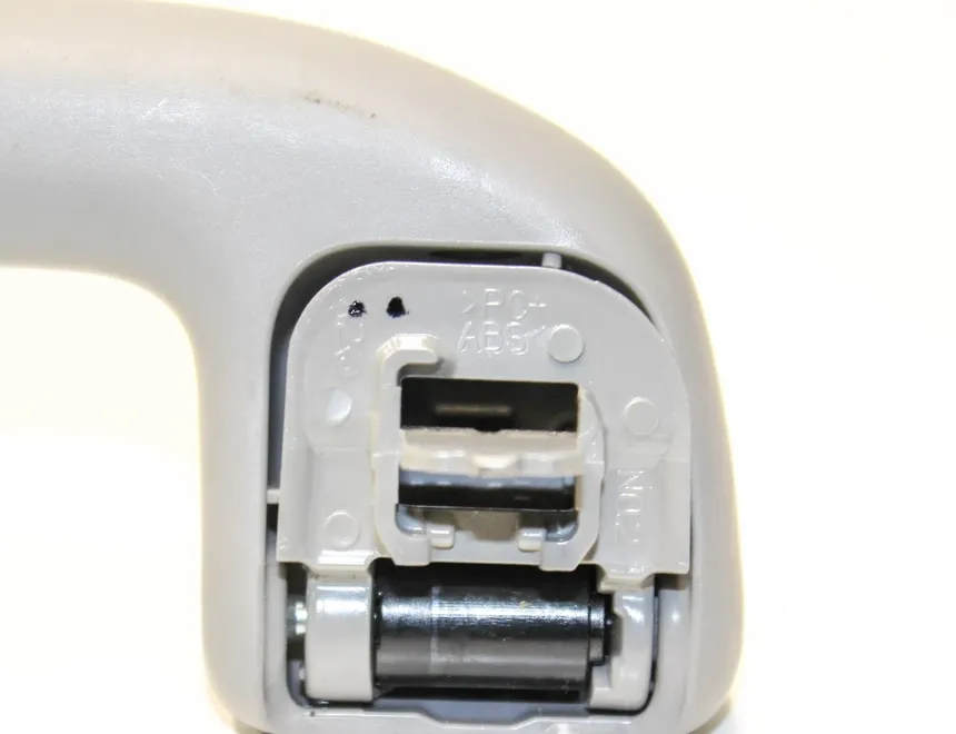 TOYOTA Camry XV70 (2017-2024) Front Right Roof Handle 33519035