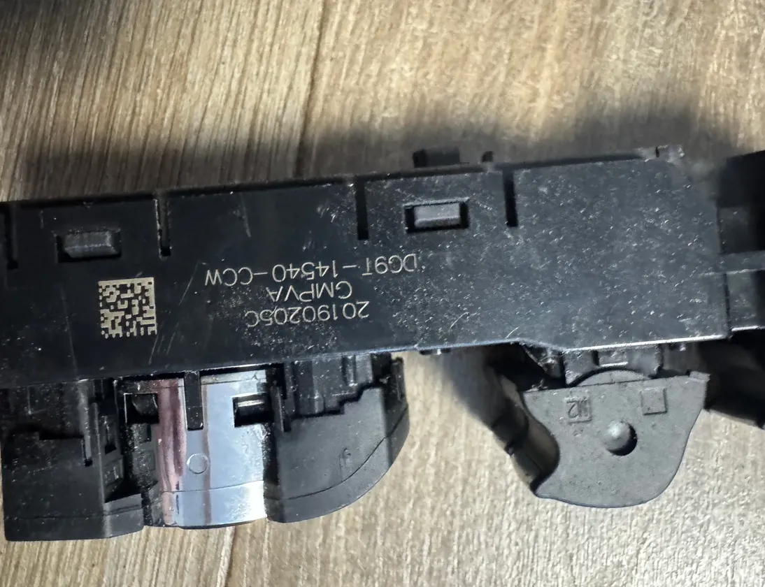 FORD EcoSport 2 generation (2013-2024) Кнопка стеклоподъемника передней правой двери DG9T-14540-CCW 33596436