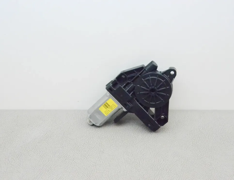 VOLVO V60 1 generation (2010-2020) Front Left Door Window Regulator Motor 966268 22932556