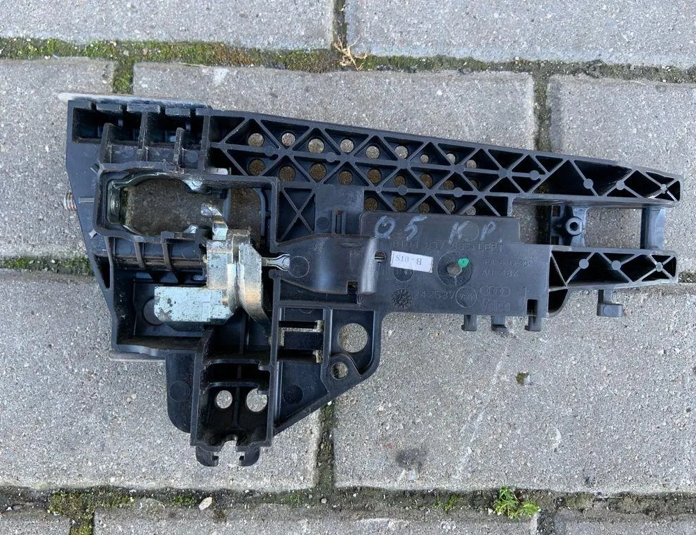 AUDI Q5 8R (2008-2017) Кронштейн ручки задней левой двери 8T0837885A 33769523