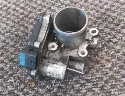 RENAULT Trafic 2 generation (2001-2015) Дроссельная заслонка 8200987453B 33251336