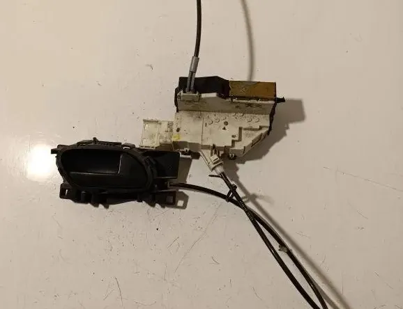 FIAT Scudo 2 generation (2007-2016) Priekšējo labo durvju slēdzene 9681334980 33253091