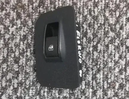 FIAT Doblo 2 generation (2009-2024) Кнопка стеклоподъемника передней правой двери B569 33394245