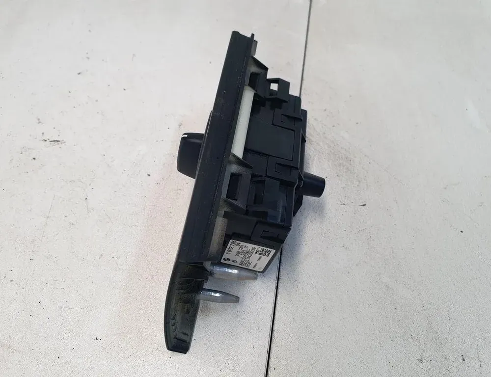 BMW 3 Series E90/E91/E92/E93 (2004-2013) Lukturu vadības slēdzis 693279604 34233941