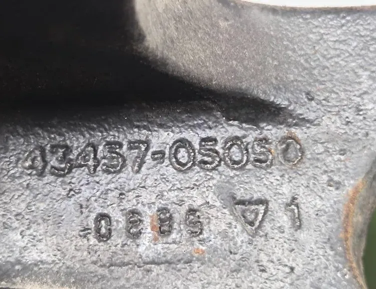 TOYOTA Avensis 3 generation (2009-2020) Axle Bracket 088971,4345705050 34249886