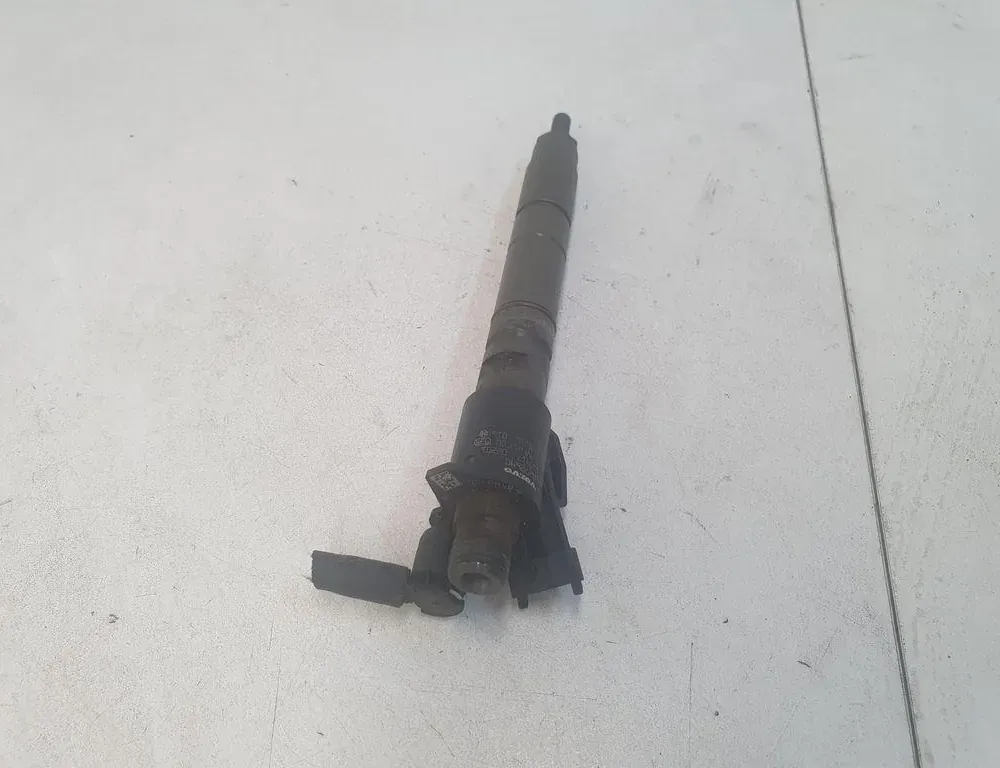VOLVO XC60 1 generation (2008-2017) Fuel Injector 31272690 34234489