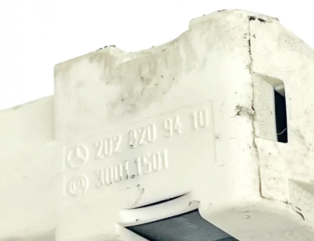 MERCEDES-BENZ SL-Class R230 (2001-2011) Другие детали двери A2028209410,2028209410 33364621