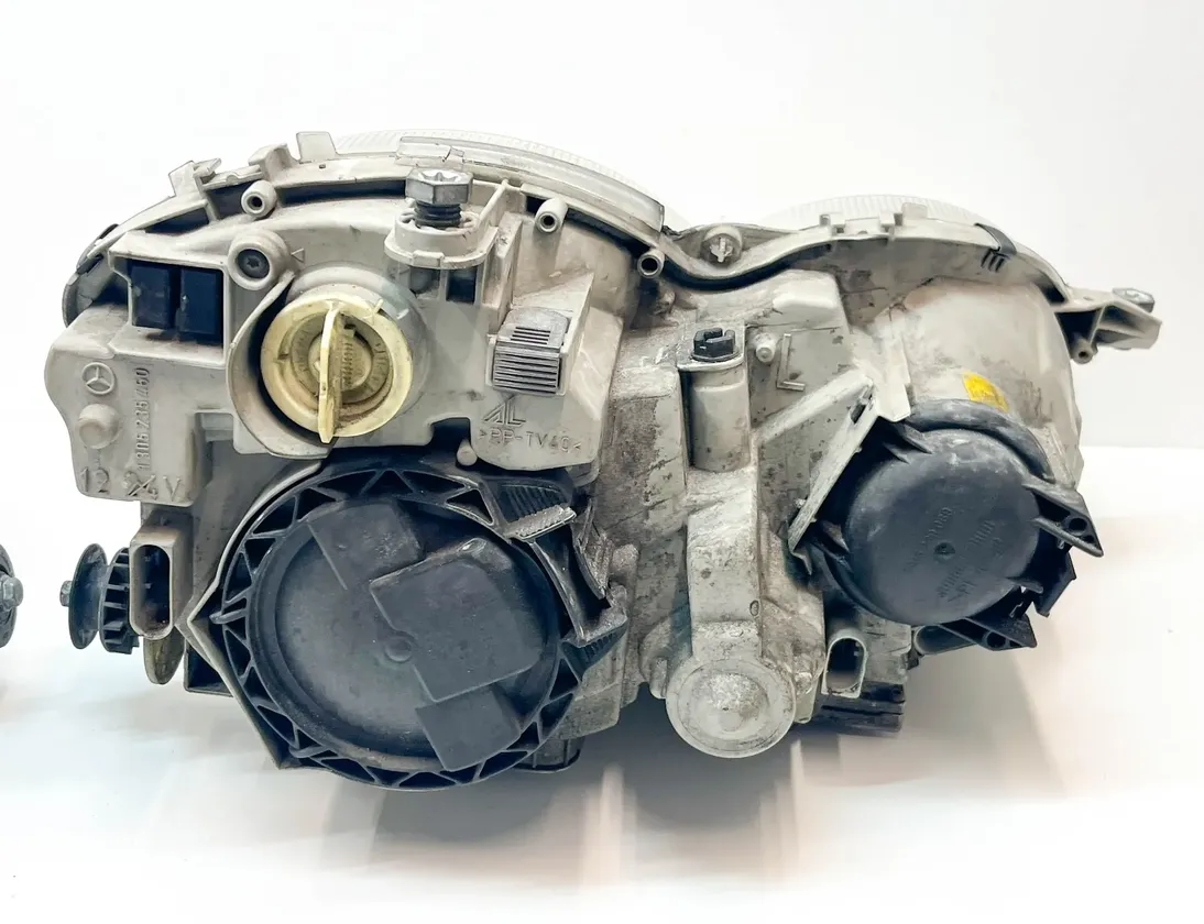 MERCEDES-BENZ SL-Class R230 (2001-2011) Комплект передних фар 0302485075,0302485076 33379414