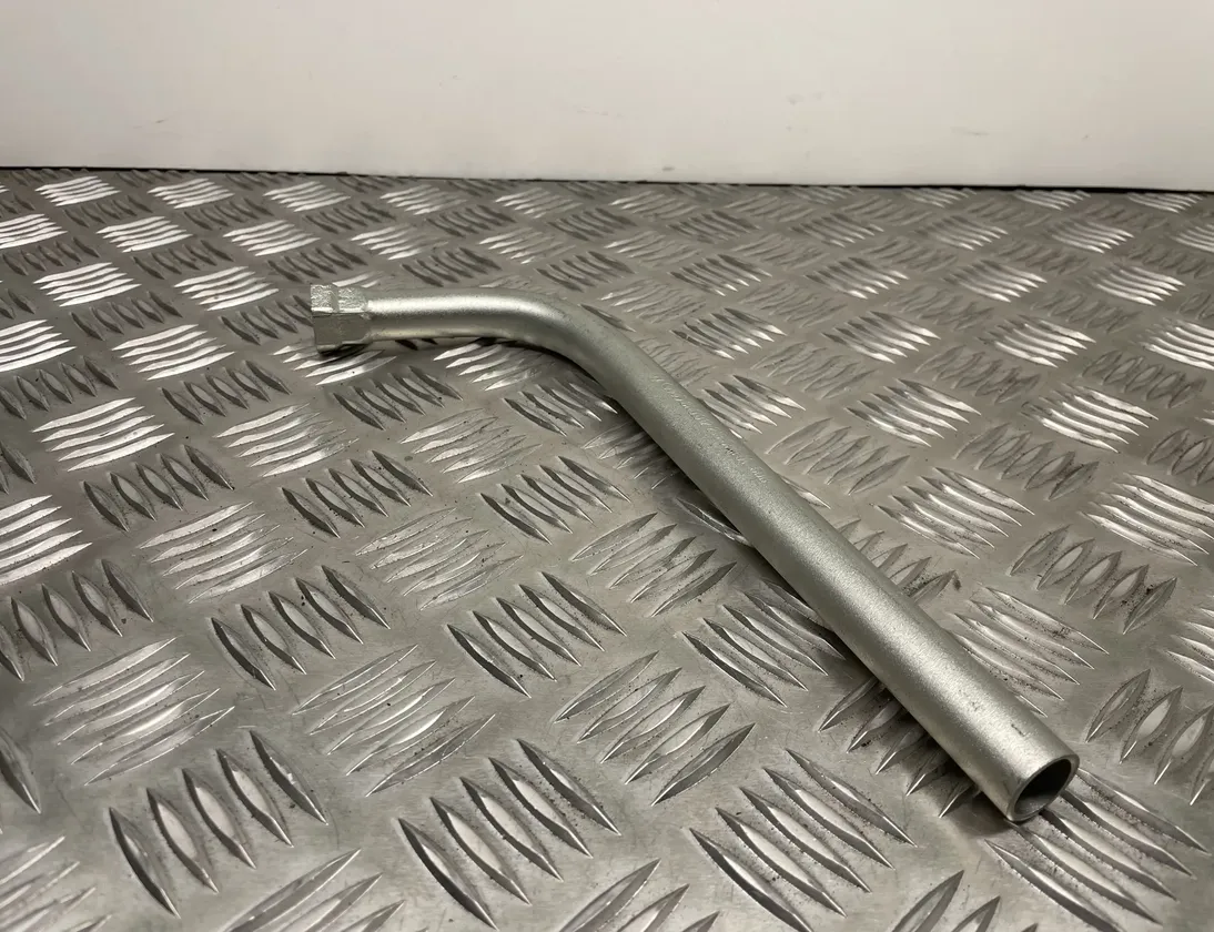 AUDI A6 C7/4G (2010-2020) Ключ для болтов колес 8N0012219 27406205