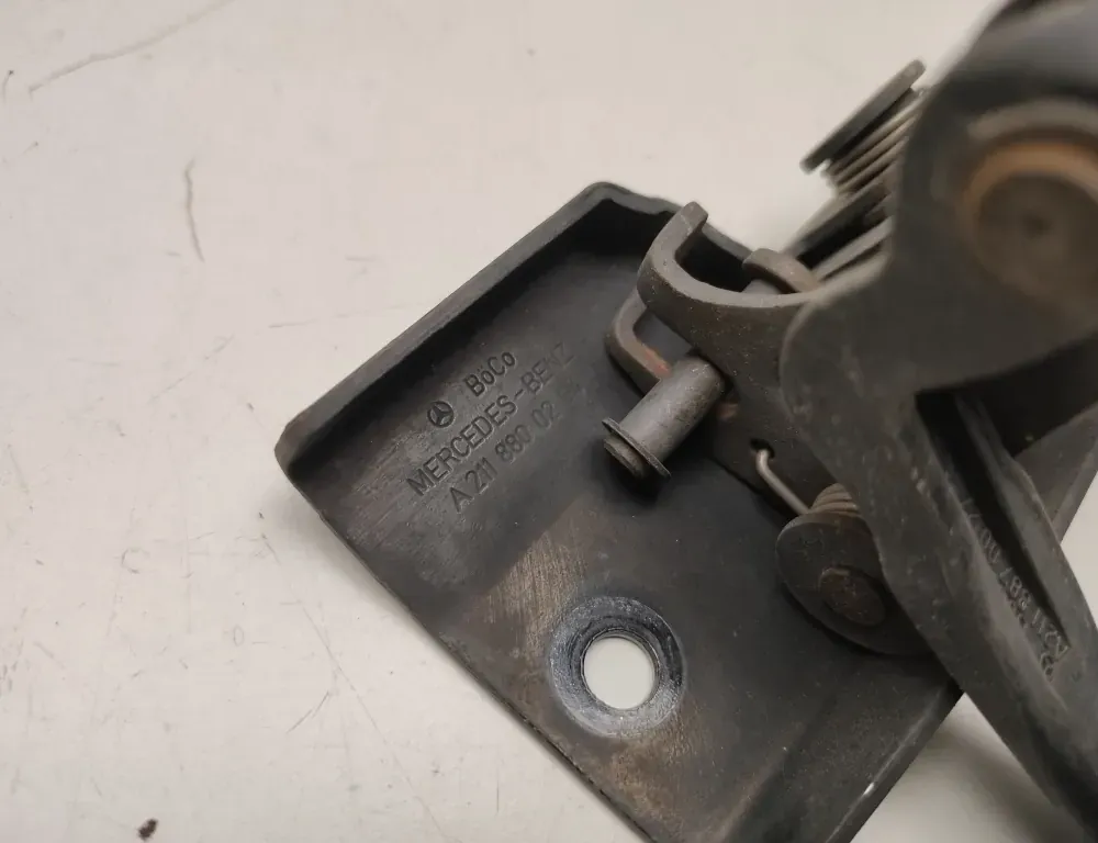 MERCEDES-BENZ E-Class W211/S211 (2002-2009) Right Side Hood Lock A2118800264 33271663