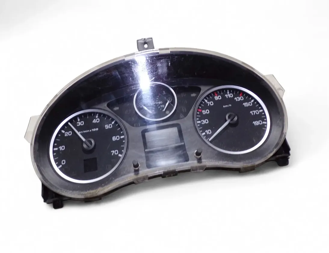 TOYOTA Instrumentu panelis/spidometrs 9801641580,5550013101 32873260