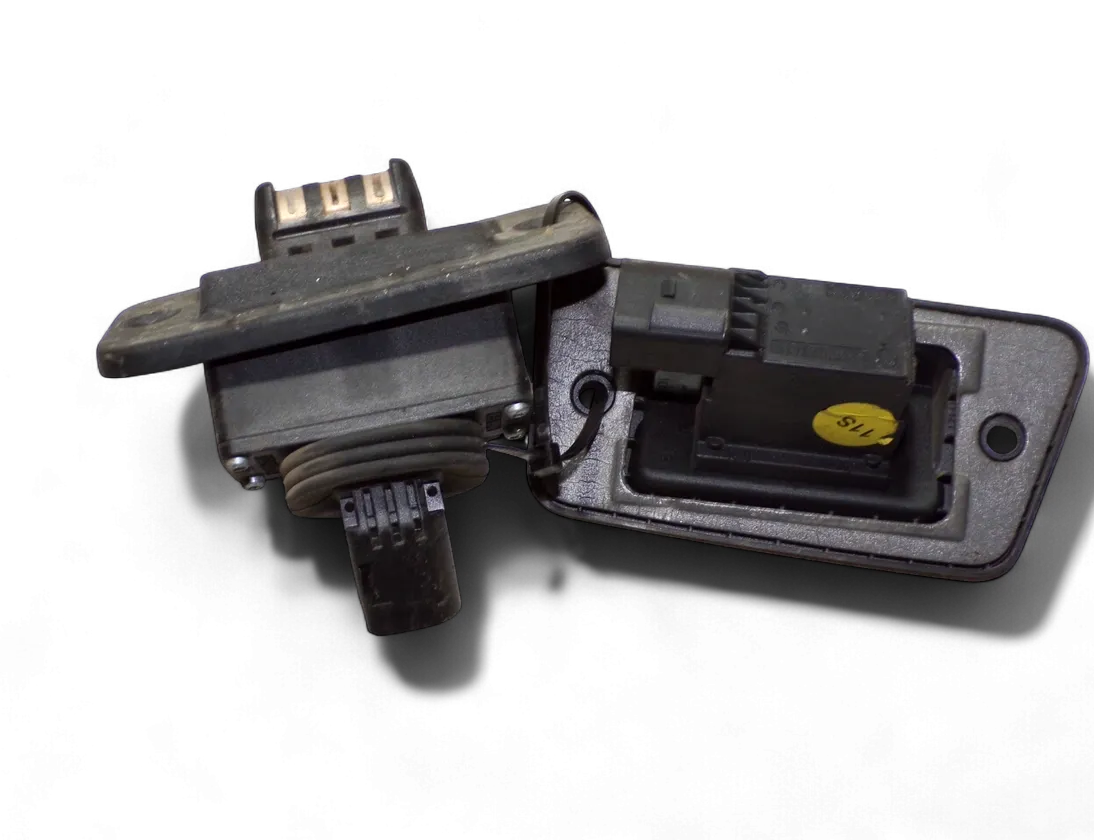 VOLKSWAGEN Caddy 3 generation (2004-2015) Durvju kontaktu savienotājs 22400167510 33119964