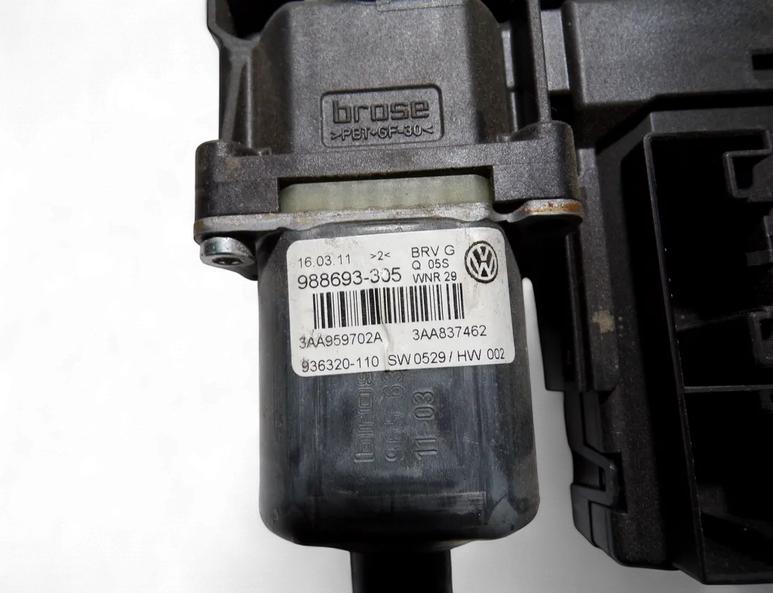 VOLKSWAGEN Passat B7 (2010-2015) Priekšējo kreiso durvju logu pacēlāja motorīts 3AA959702A,3C095979,0130822451 33369240