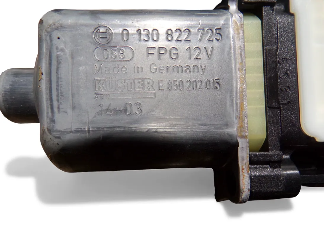 SKODA Octavia 3 generation (2013-2020) Моторчик стеклоподъемника задней левой двери 5Q0959811A,0130822725 33512631