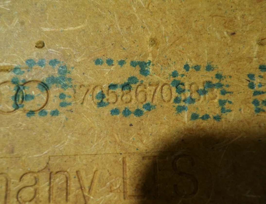 VOLKSWAGEN Transporter T4 (1990-2003) Стойка правой стороны 705867038B 33710435