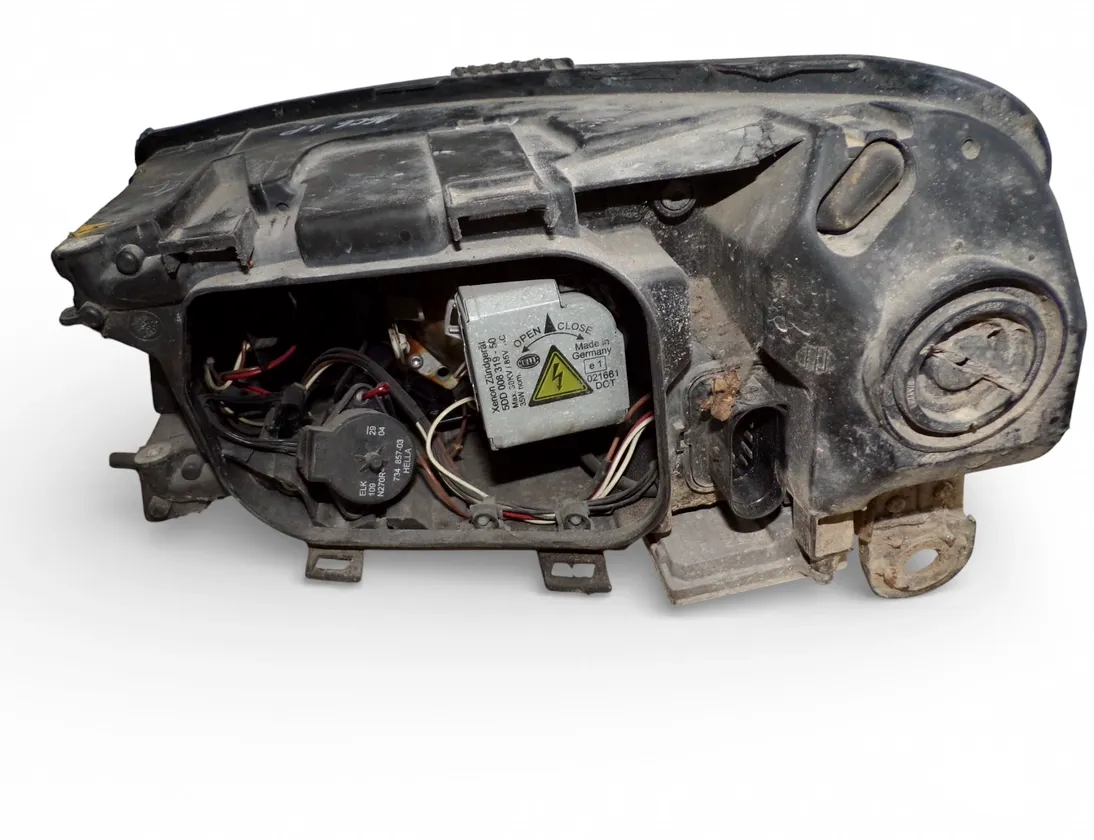AUDI A6 C6/4F (2004-2011) Комплект передних фар 4F0941003AK,4F0941004AK,5DV00829000 33725002