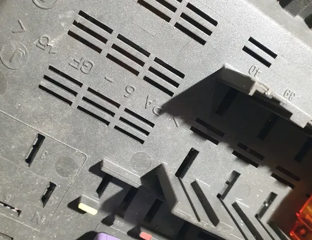 RENAULT Laguna 1 generation (1993-2001) Drošinātāju kārba 7703197962 22131911