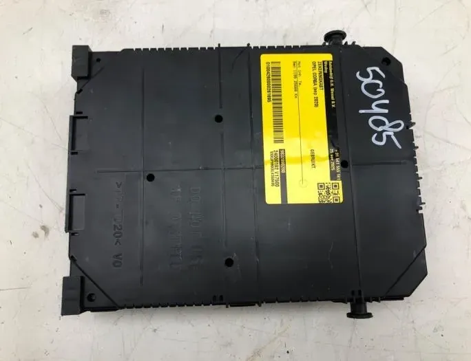 OPEL Fuse Box 9832880280 33216101