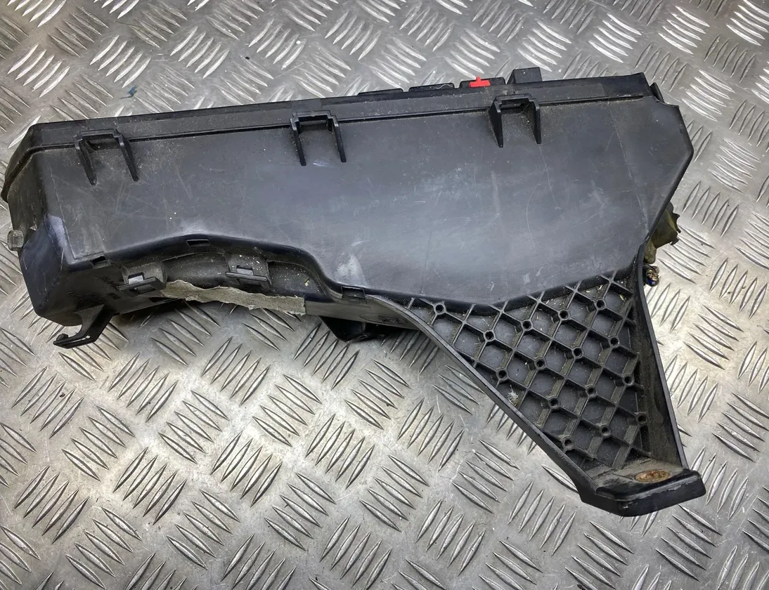 VOLVO S80 1 generation (1998-2006) Drošinātāju kārba 9494210 29013643