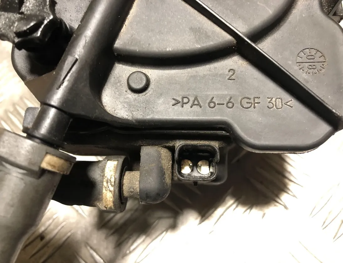 VOLVO V50 1 generation (2003-2012) Корпус топливного фильтра 9305108C 29113974