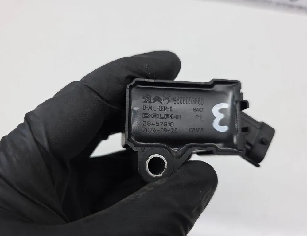 PEUGEOT 2008 2 generation (2019-2023) Augstsprieguma aizdedzes spole 9808653680 33948451