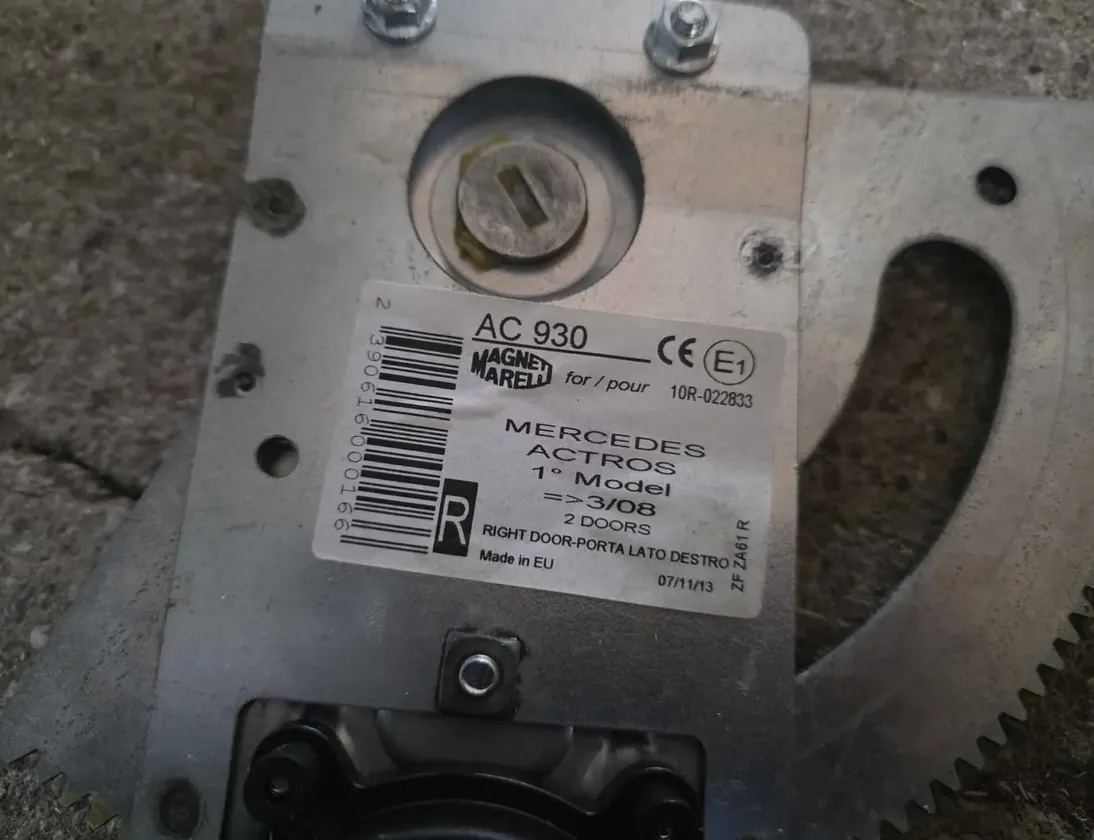 MERCEDES-BENZ ACTROS (1996-2002) Priekšējo labo durvju logu pacēlājs 10r022833,ac930,A0007200179 34283926