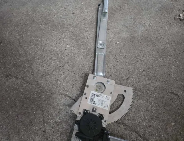 MERCEDES-BENZ ACTROS (1996-2002) Priekšējo labo durvju logu pacēlājs 10r022833,ac930,A0007200179 34283926