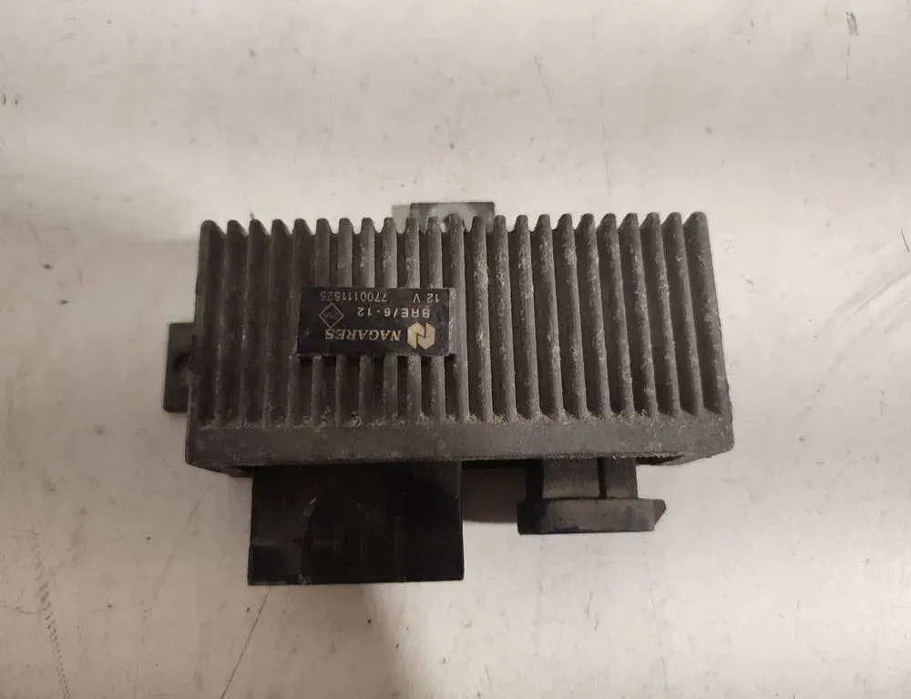 RENAULT Megane 1 generation (1995-2003) Aizdedzes sveces 7700111525 31507193