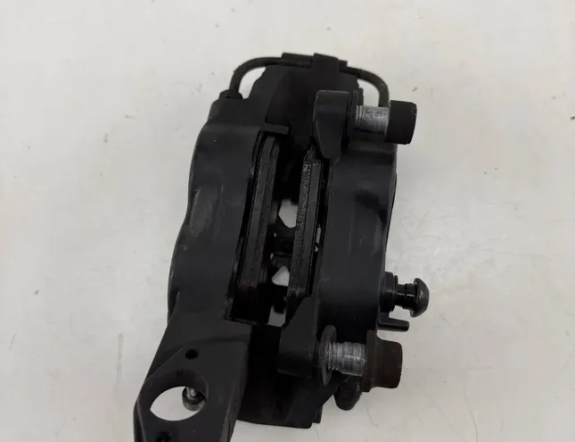 BMW K Aizmugurējais suports 123 33716090