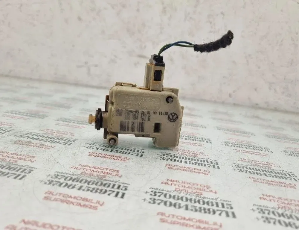 VOLKSWAGEN Golf 4 generation (1997-2006) Fuel Tank Cover Lock 3B0959781B 31445148