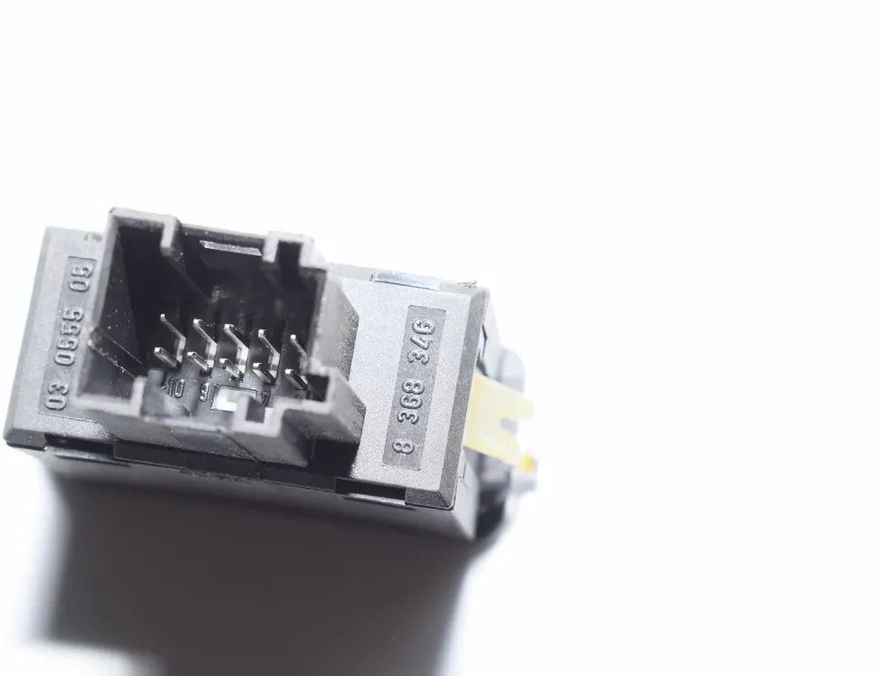 BMW X5 E53 (1999-2006) Mūzikas atskaņotāja papildu savienotāji (AUX / USB) 8368346 2837894