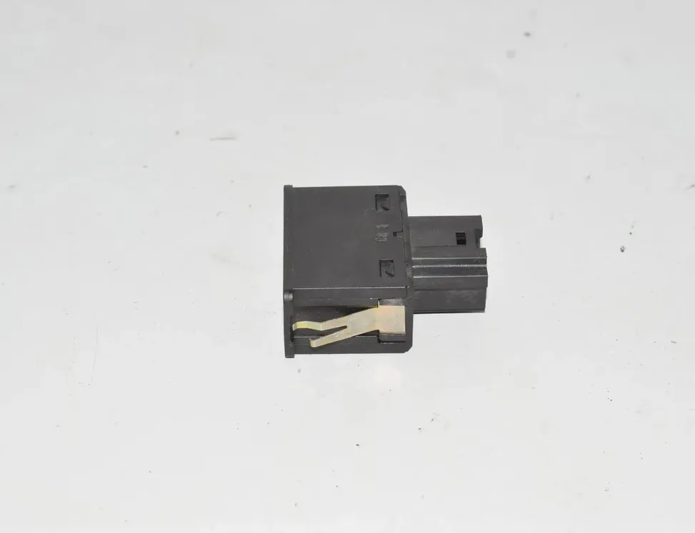 BMW X5 E53 (1999-2006) Mūzikas atskaņotāja papildu savienotāji (AUX / USB) 8368346 2856790