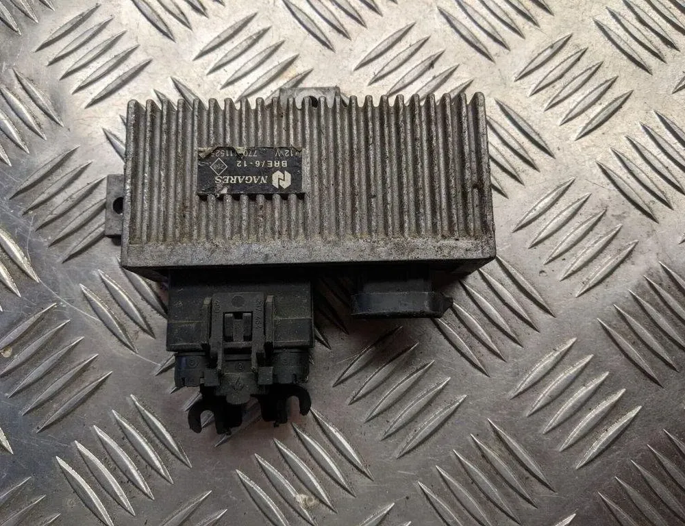 RENAULT Megane 1 generation (1995-2003) Aizdedzes sveces 7700111525 31426749