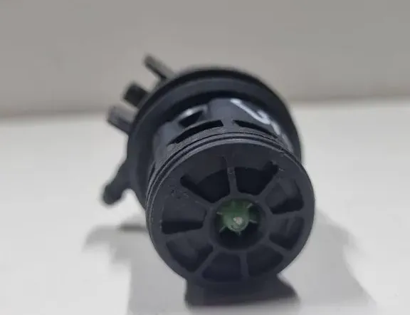 MAZDA 5 1 generation (2005-2010) Mazgātāja tvertnes motorīts 8603102451 34011283