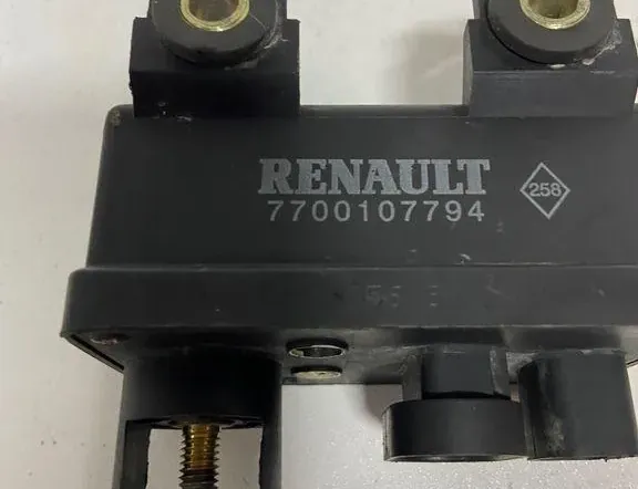 RENAULT Megane 1 generation (1995-2003) Aizdedzes sveces 7700107794 34013722