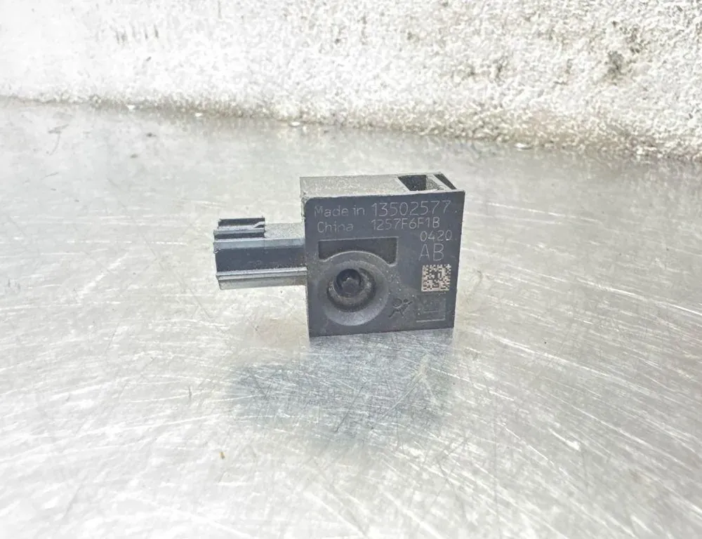 OPEL Astra K (2015-2021) Priekšējais kreisais trieciena sensors 13502577 34477797