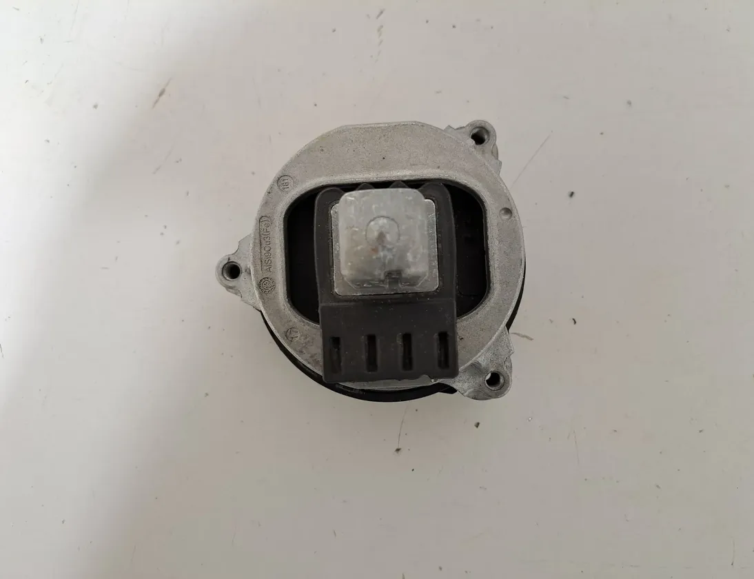 BMW X6 G06 (2019-2024) Подушка двигателя левая 9429393 33140117