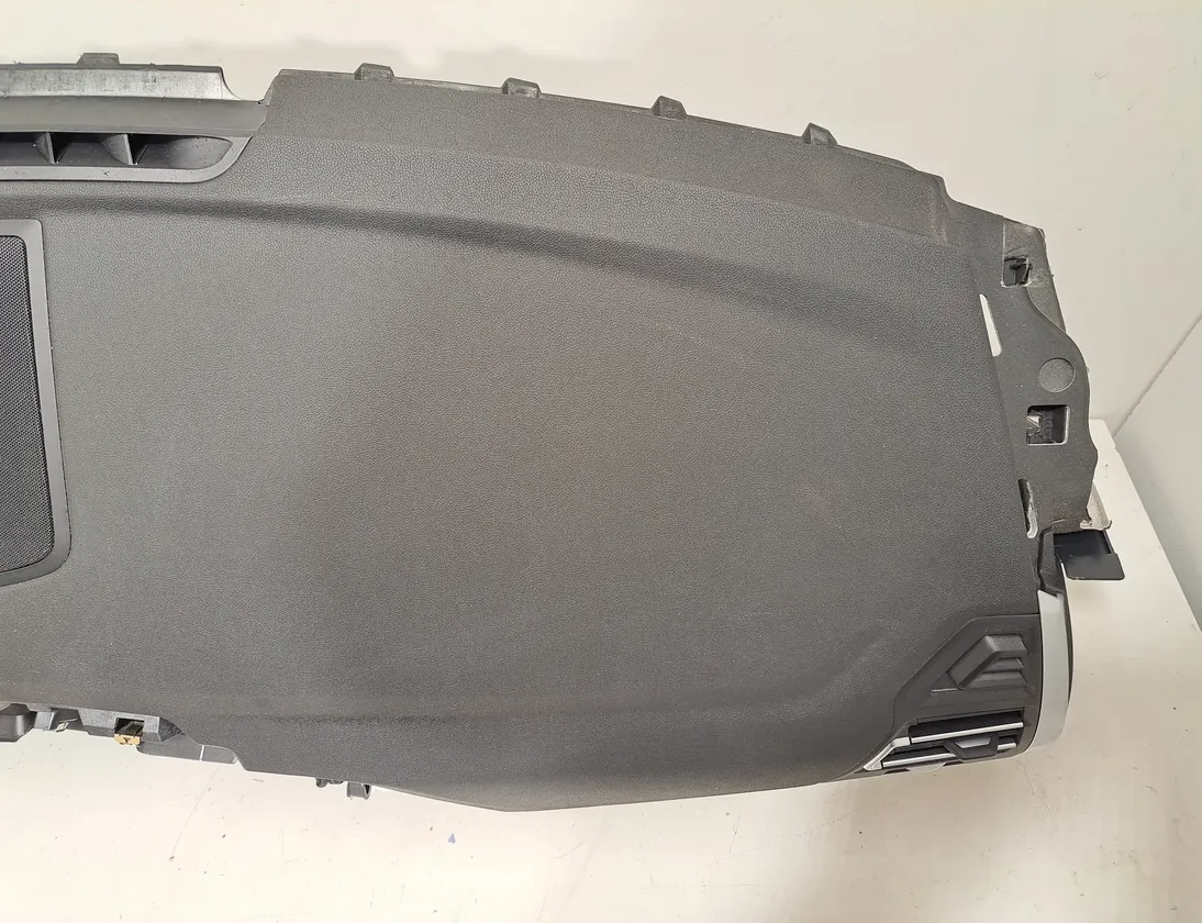 BMW X3 G01 (2017-2024) Передняя панель салона 9630992,6817903,6817876,9363471,9363478,9363477,9636709,9363417,9363418,9363415,9363416,9871604,6809628,6809630 33352762