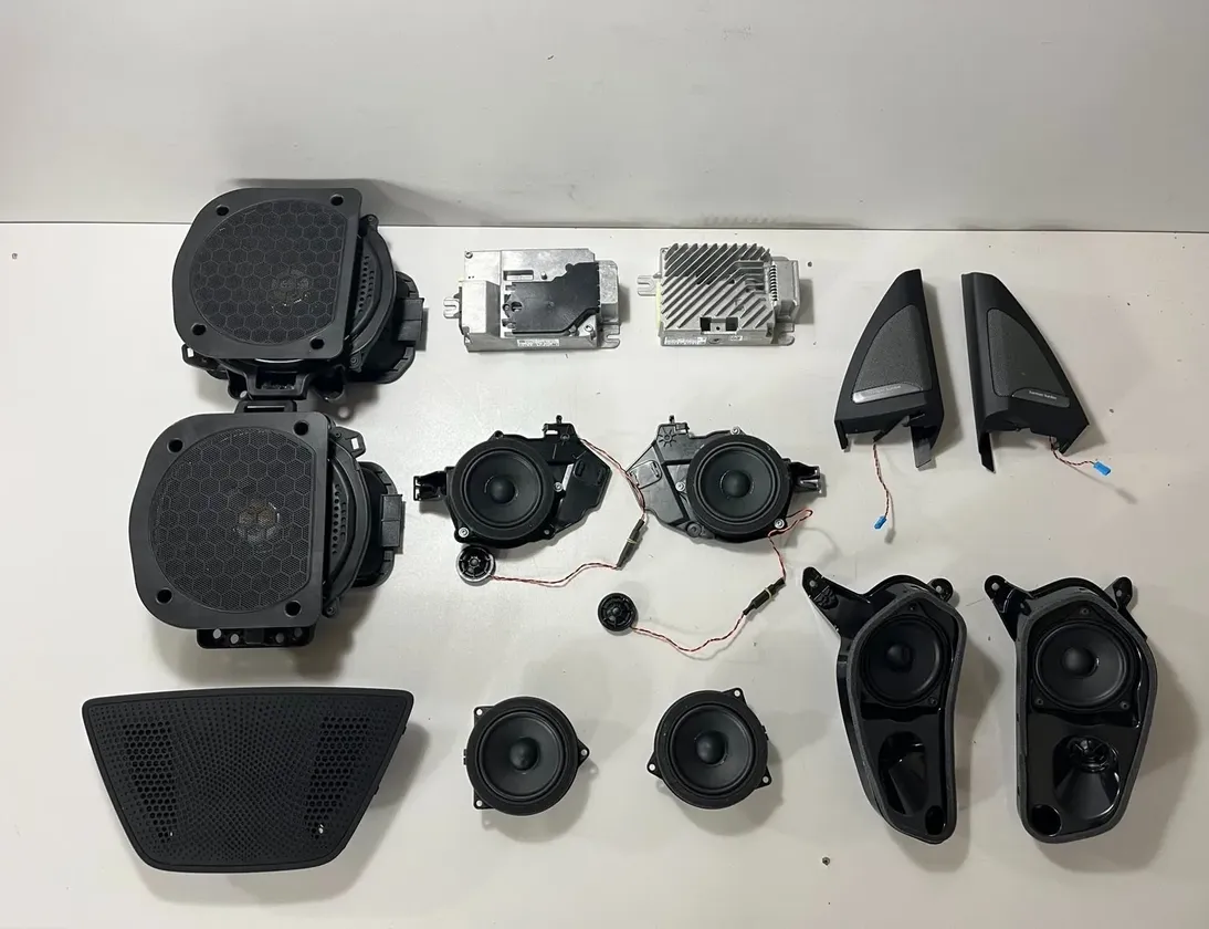 BMW X7 G07 (2018-2024) Аудио система 2622516,2622518,9460501,9460502,6809632,2622522,2622521,2622517,6813597,2622812,5B44D34,5A9BF92,5A923D0,5A86481,5A80721,5A7DD92,5A78618,5A758D1,5A3F6D3,9832611,8779573,8720177,8717936,9399276,9399315 33519447