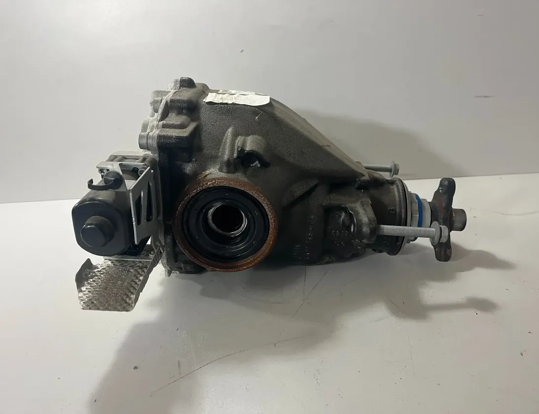 BMW 3 Series G20/G21/G28 (2018-2024) Aizmugurējais reduktors 8686989,8686990,2.81,7935132 33572231