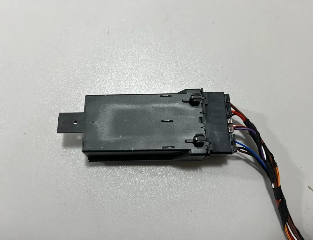 BMW X7 G07 (2018-2024) Блок управления сиденья передней левой 7490465,9216468,9212437,7476485 33592883