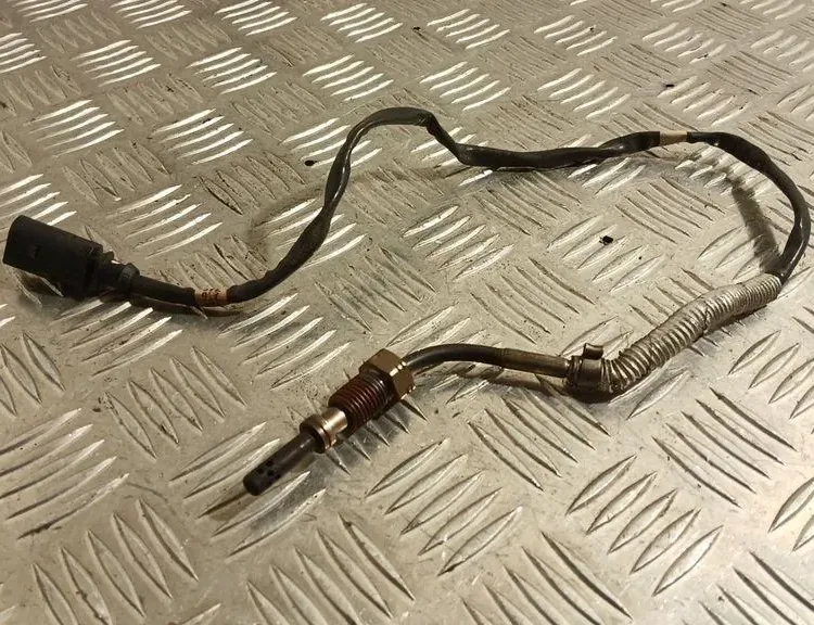 VOLKSWAGEN Passat B8 (2014-2023) Exhaust gas temperature sensor 04L906088DQ 34883821
