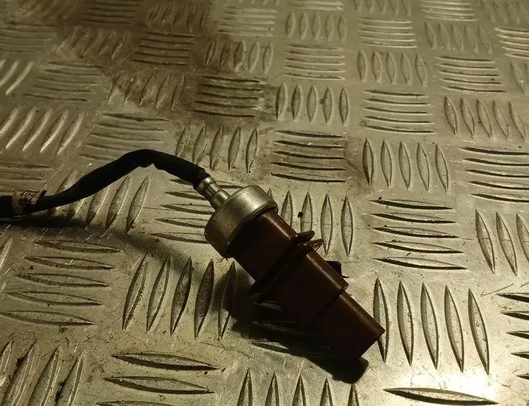 VOLKSWAGEN Passat B8 (2014-2023) Exhaust gas temperature sensor 04L919529D 34884176