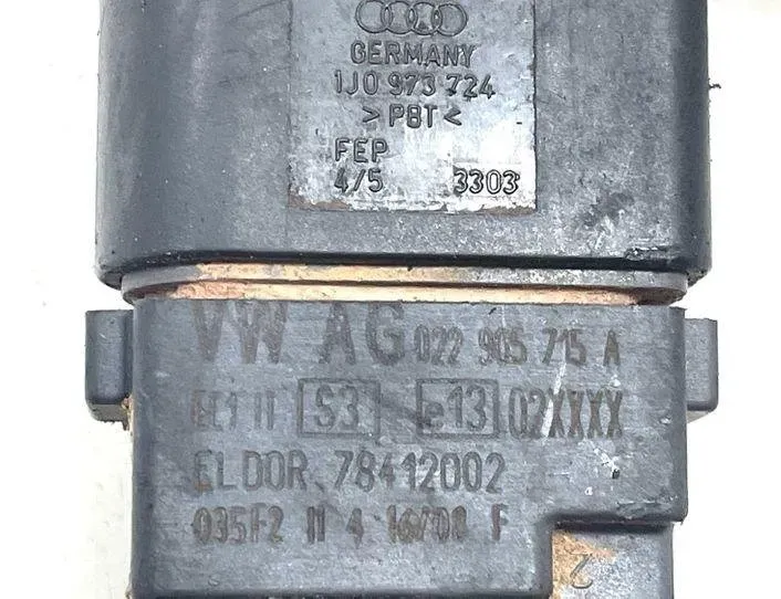 SEAT Ibiza 2 generation (1993-2002) Augstsprieguma aizdedzes spole 78412002,1J0973724 24725739