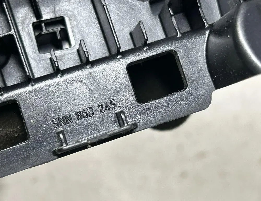 VOLKSWAGEN Tiguan 2 generation (2016-2024) Пластиковая отделка  переключения передач 5NN863245 33518165