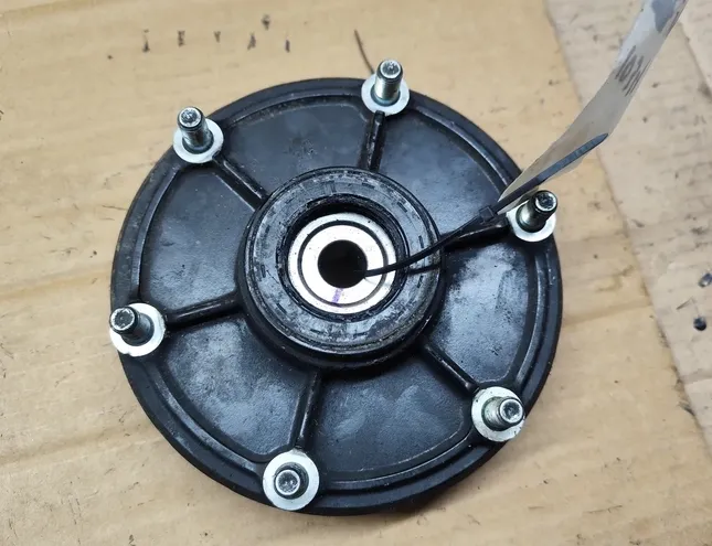 YAMAHA XJ Aizmugurējā zobrata turētāja rumbas 34838135